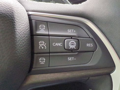 New 2026 Jeep Grand Cherokee Altitude AWD/4WD image 26