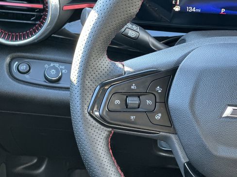 Certified 2025 Chevrolet Trax RS image 20