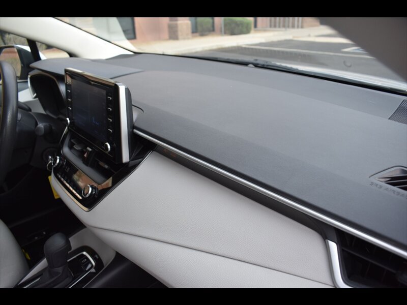 Used 2021 Toyota Corolla LE w/ Carpet Mat Package (TMS) FWD image 36