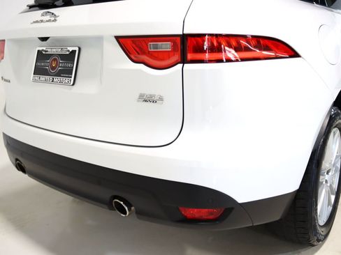 Used 2018 Jaguar F-PACE Prestige AWD/4WD image 9