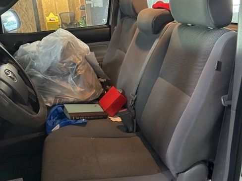 Used 2014 Toyota Tacoma 2WD Regular Cab image 5