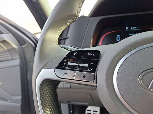 Certified 2025 Hyundai Elantra Sport image 23