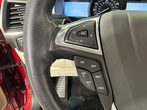 Used 2018 Ford Edge Titanium w/ Technology Package FWD image 24