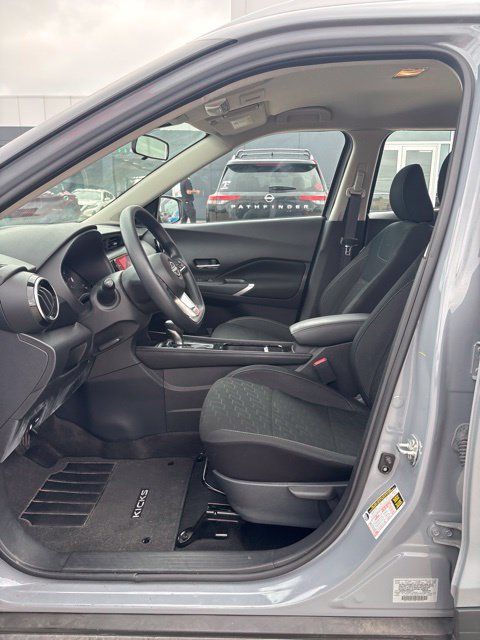 Used 2024 Nissan Kicks SV FWD image 5