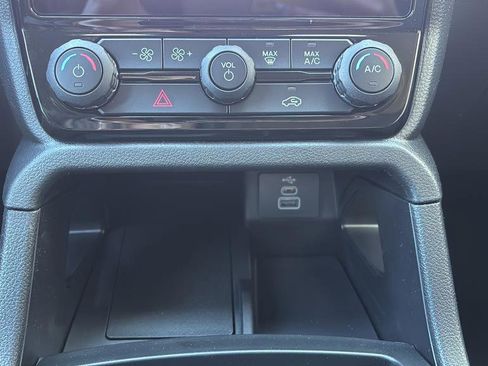 New 2025 Ford Ranger XLT w/ Equipment Group 301A High image 17