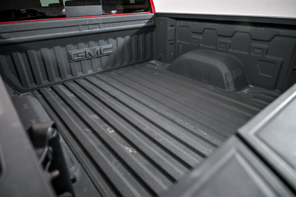 Used 2023 GMC Sierra 1500 SLT AWD/4WD image 9