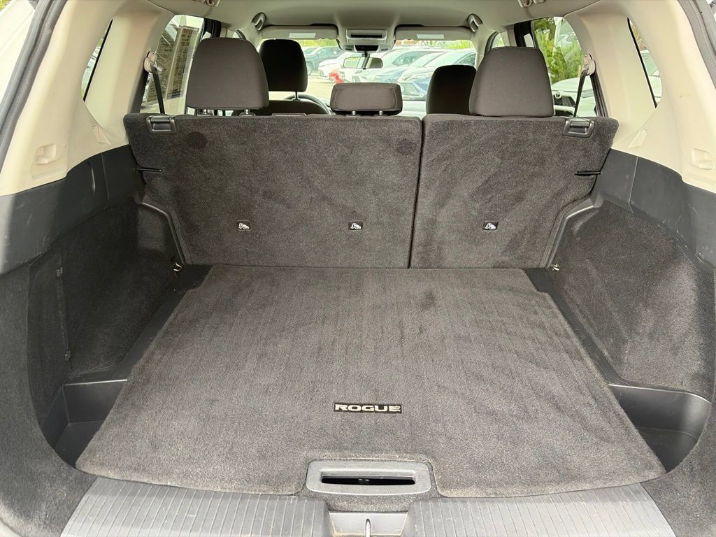 Used 2024 Nissan Rogue S AWD/4WD image 17
