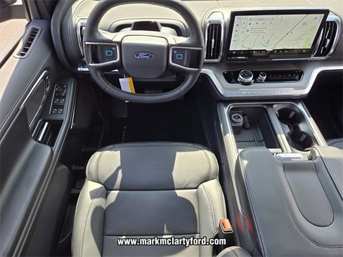 New 2026 Ford Expedition Platinum image 11