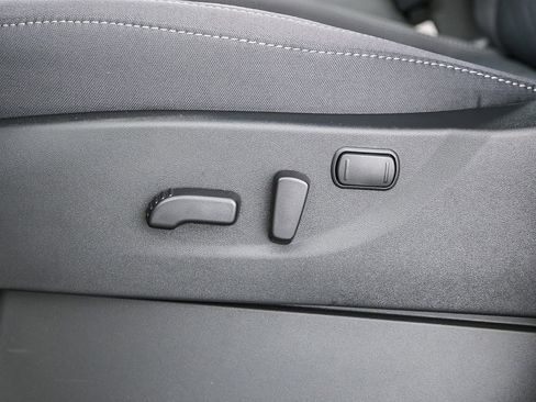 New 2025 Nissan Frontier SV image 23