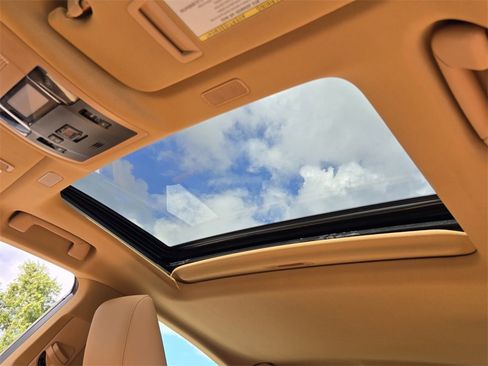 Used 2023 Lexus ES 350 w/ Premium Package image 19