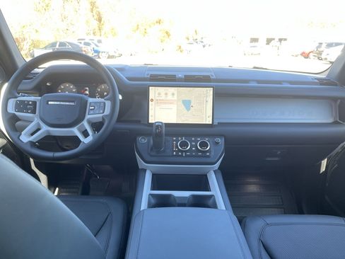 Used 2025 Land Rover Defender 110 X-Dynamic SE image 26