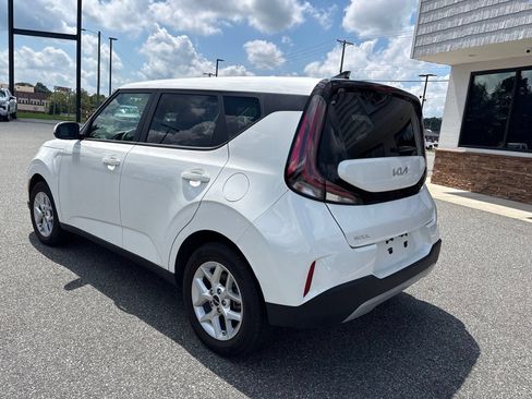 Used 2025 Kia Soul LX w/ LX Technology Package FWD image 6