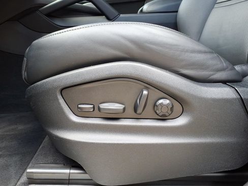 Used 2024 Porsche Cayenne AWD/4WD image 16