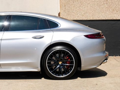 Used 2017 Porsche Panamera Turbo w/ Sportdesign Package AWD/4WD image 12