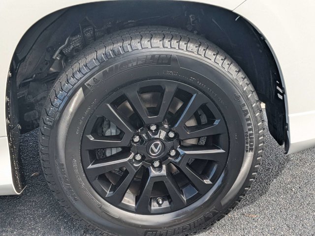 Certified 2022 Lexus GX 460 w/ Black Line Special Edition AWD/4WD image 15