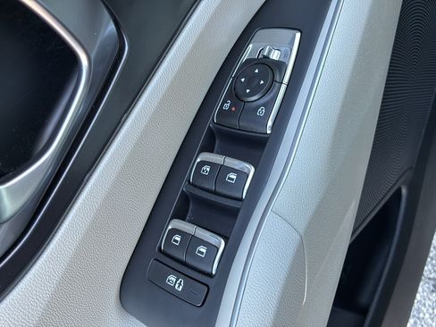 Used 2025 Kia Sorento S w/ Panoramic Sunroof Package FWD image 12