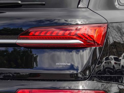 Used 2021 Audi Q7 3.0T Prestige image 7