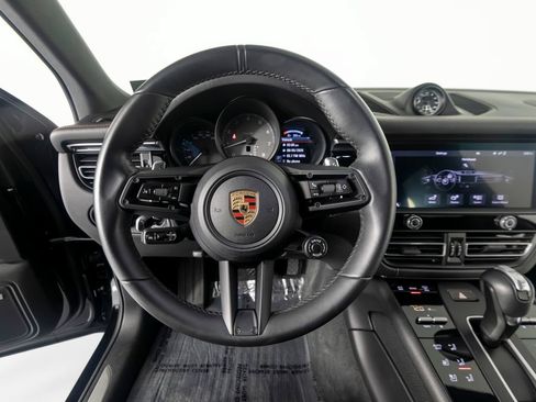 Certified 2023 Porsche Macan S AWD/4WD image 6