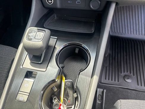 Used 2023 Nissan Rogue SV FWD image 15