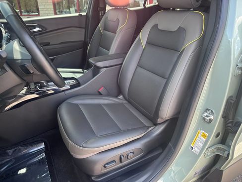 Used 2024 Chevrolet Trax ACTIV w/ Sunroof Package FWD image 10