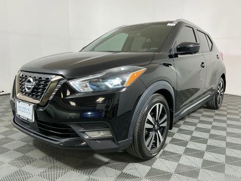 Used 2020 Nissan Kicks SR image 8