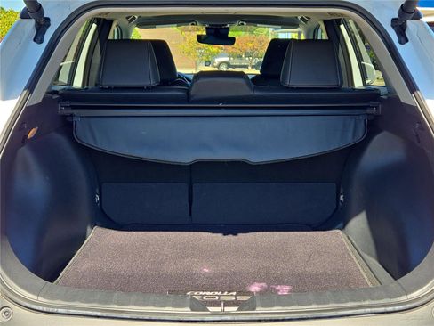 Used 2022 Toyota Corolla Cross XLE w/ Convenience Package image 10