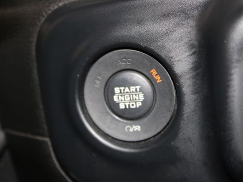 Used 2018 Jeep Wrangler Unlimited Sahara image 45