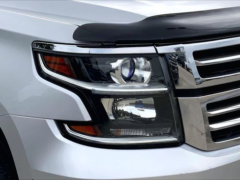 Used 2015 Chevrolet Suburban LT w/ Luxury Package RWD image 24