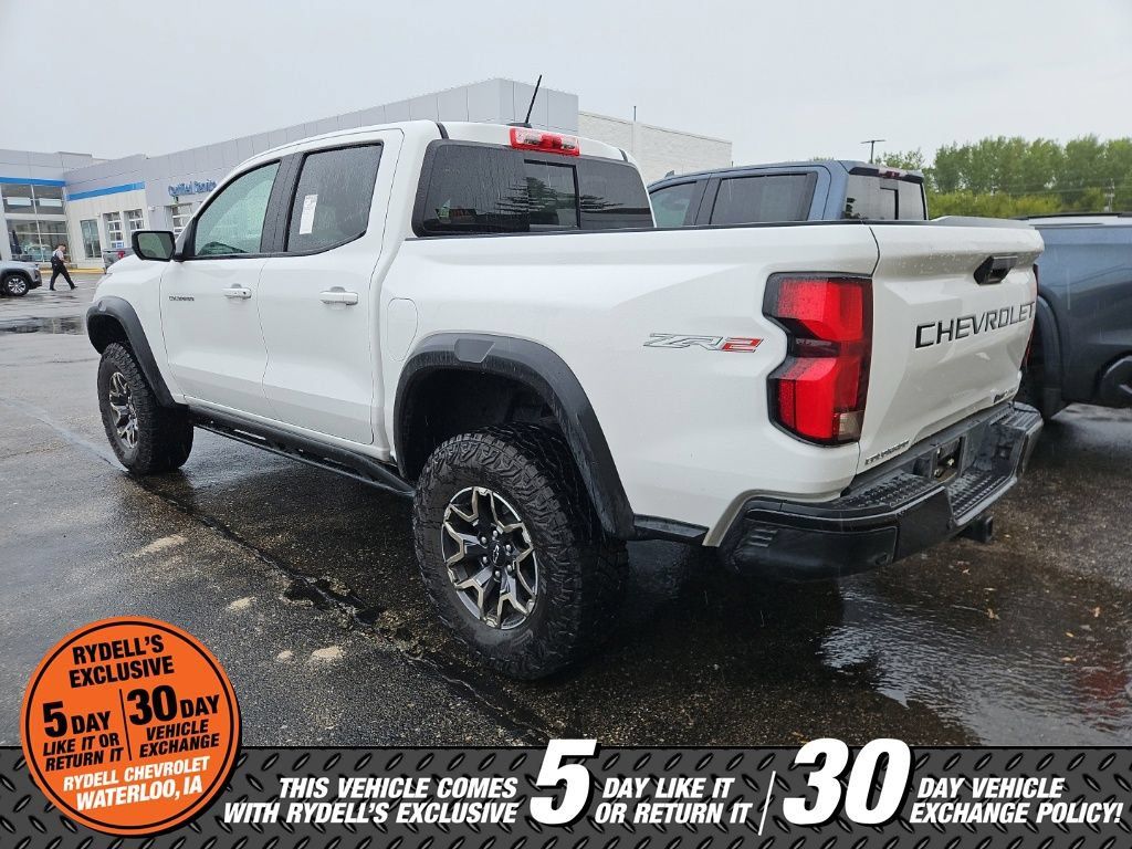 Used 2025 Chevrolet Colorado ZR2 w/ Technology Package AWD/4WD image 2