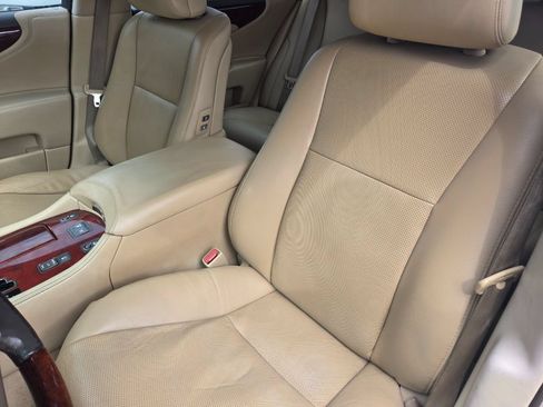 Used 2007 Lexus LS 460 RWD image 19