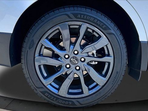 Used 2024 Chevrolet Equinox RS FWD image 34