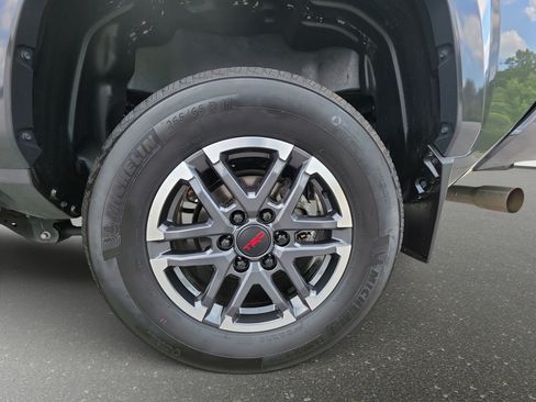 Used 2024 Toyota Tacoma TRD Sport w/ TRD Sport Upgrade Package AWD/4WD image 32