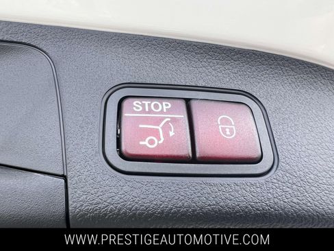 Used 2025 Mercedes-Benz GLA 250 4MATIC image 12