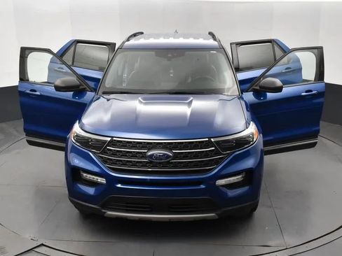 Used 2023 Ford Explorer XLT w/ Equipment Group 202A AWD/4WD image 10