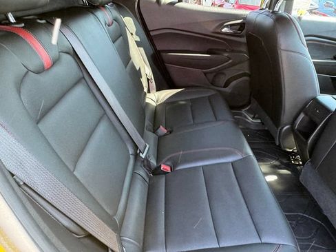 Certified 2024 Chevrolet Trax RS w/ Sunroof Package FWD image 9