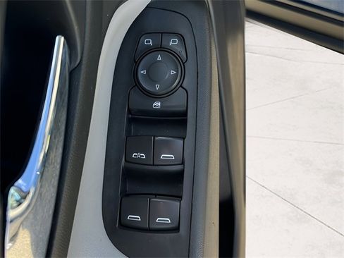 Used 2022 Chevrolet Equinox LS w/ LS Convenience Package image 14