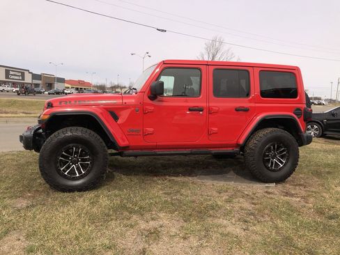 Used 2024 Jeep Wrangler Unlimited Rubicon image 3