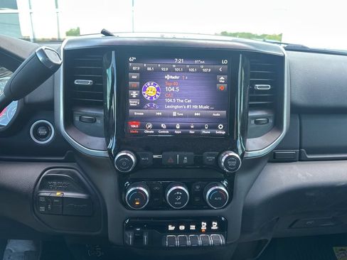 Used 2021 RAM 2500 Big Horn w/ Night Edition AWD/4WD image 8