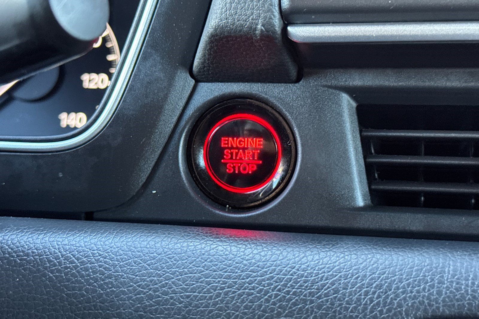 Certified 2024 Honda Pilot EX-L image 17
