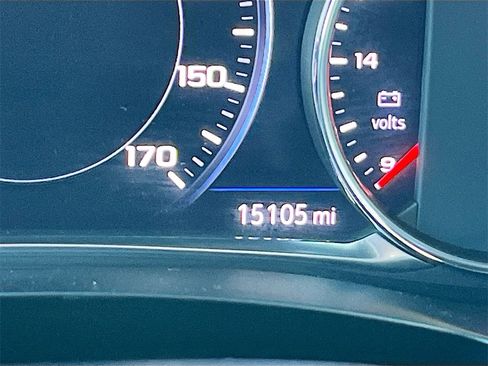 Used 2023 Chevrolet Traverse Premier w/ Redline Edition image 12