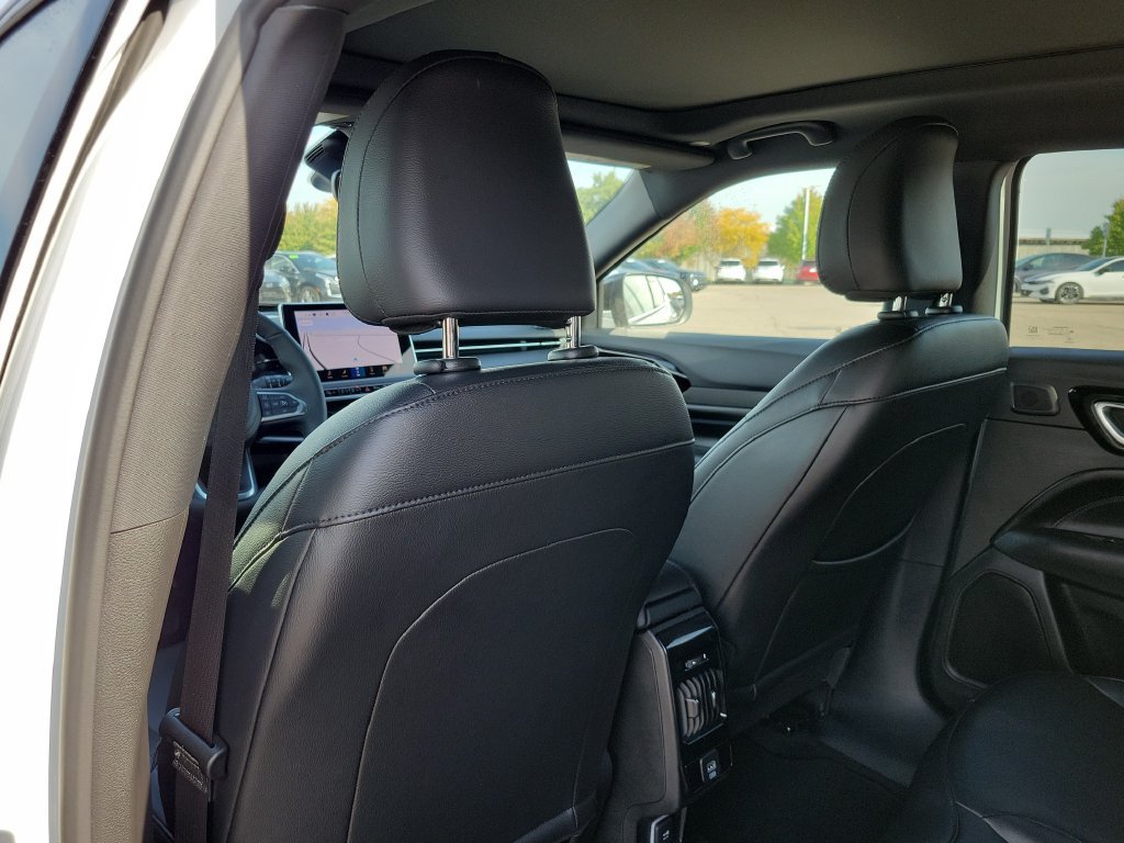Used 2025 Jeep Compass Limited w/ High Altitude Package AWD/4WD image 32