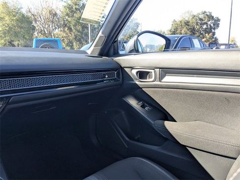 Used 2023 Honda Civic Sport image 16