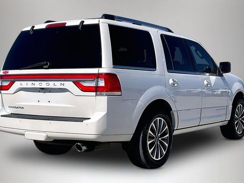 Used 2017 Lincoln Navigator Select RWD image 5