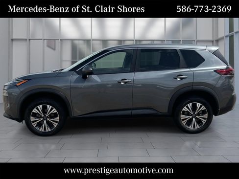 Used 2022 Nissan Rogue SV AWD/4WD image 2