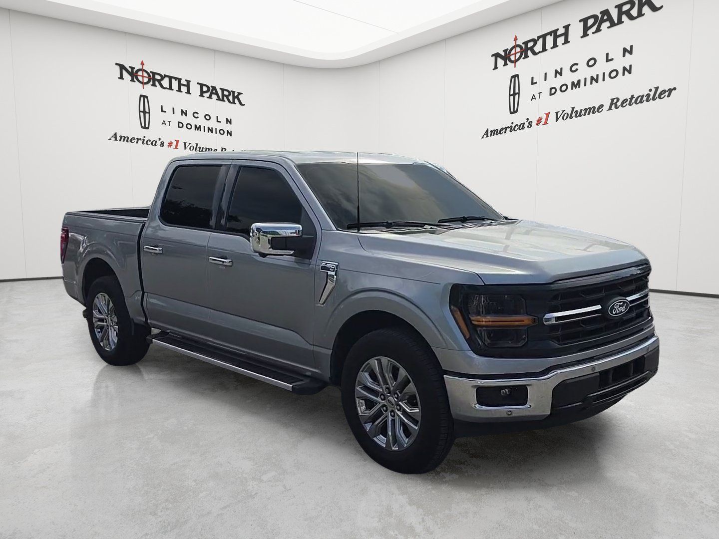 Used 2025 Ford F150 XLT w/ Equipment Group 302A MID RWD image 3