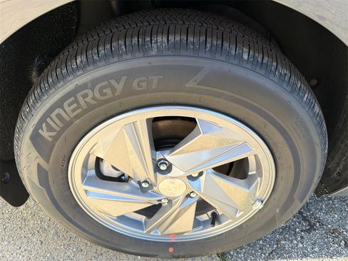 New 2026 Hyundai Elantra SE image 17