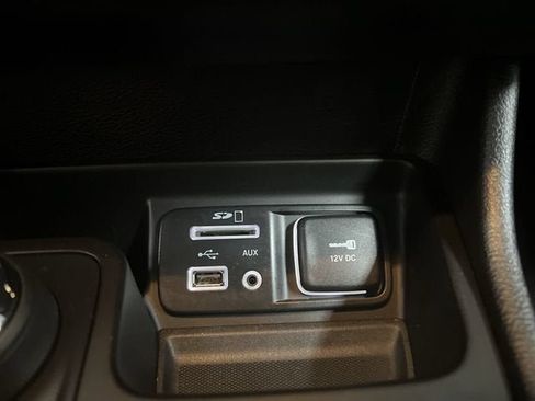 Used 2018 Jeep Cherokee Latitude w/ Safety Group AWD/4WD image 34
