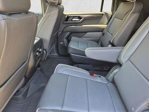 New 2026 GMC Yukon XL Elevation AWD/4WD image 13