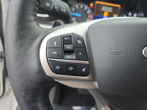 Used 2021 Ford Explorer XLT w/ Equipment Group 202A image 19