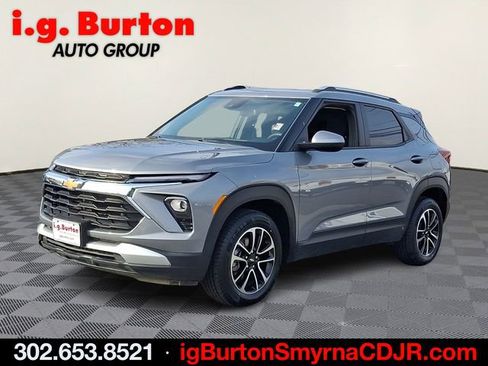 Used 2025 Chevrolet TrailBlazer LT image 3